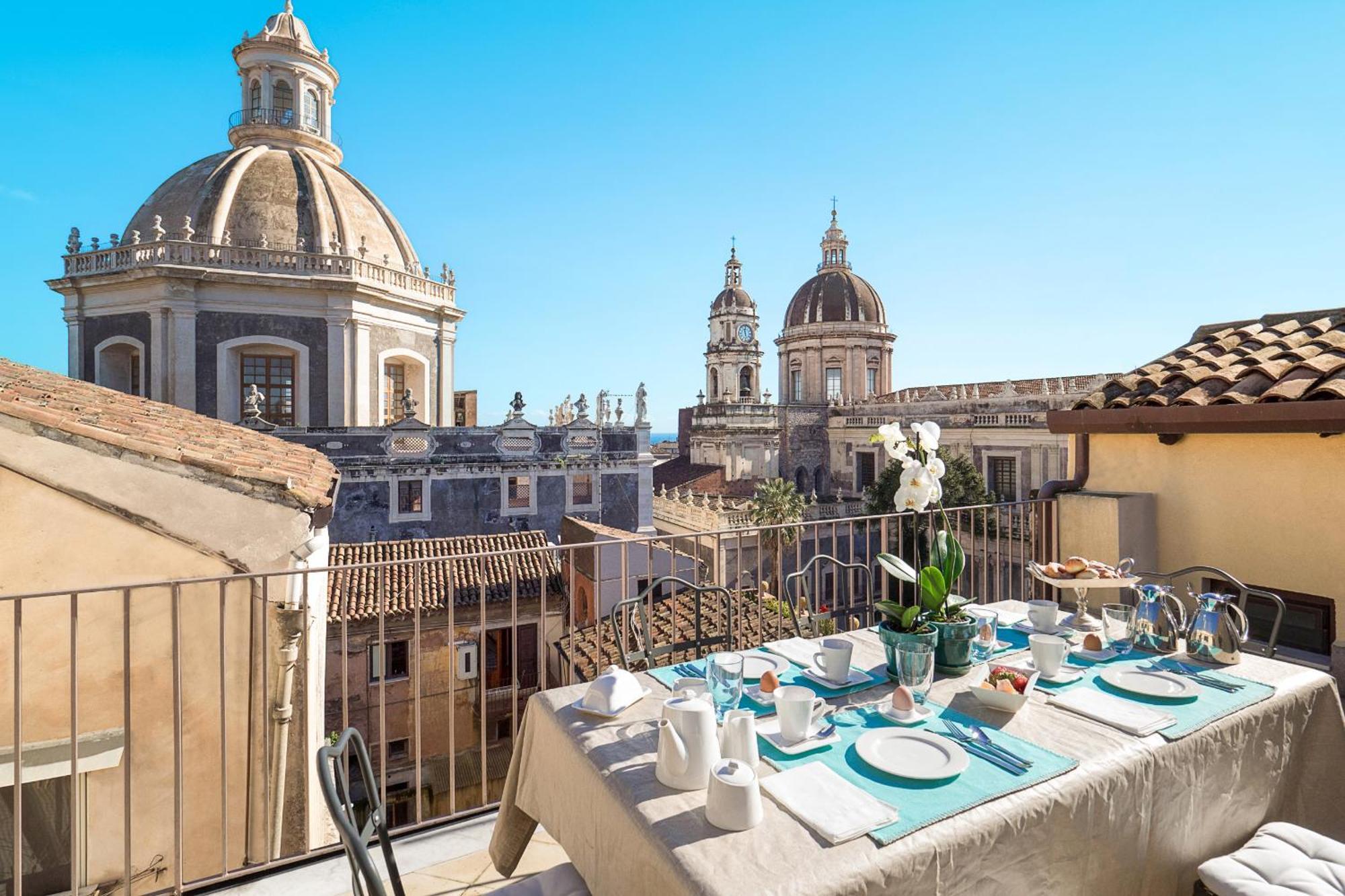 Penthouse Duomo Apartman Catania-Fontanarossai nemzetközi repülőtér Kültér fotó